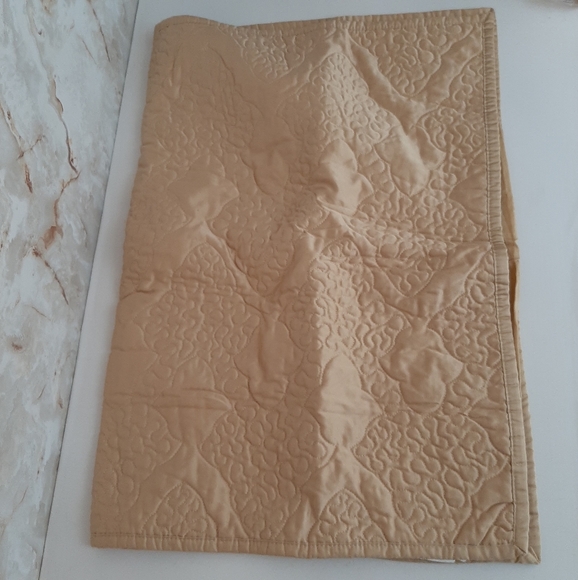 FIELDCREST Luxury Standard Sham Gold (1 sham) - Picture 2 of 9